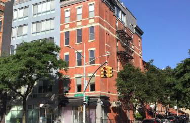 Large and Luxurious in Strivers Row - Photo 36