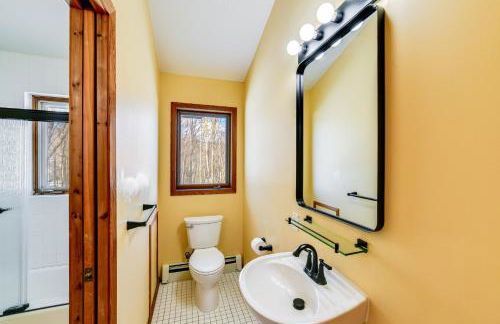 Golf, Fish and Ski Retreat with Game Room in Thompson - Foto 14