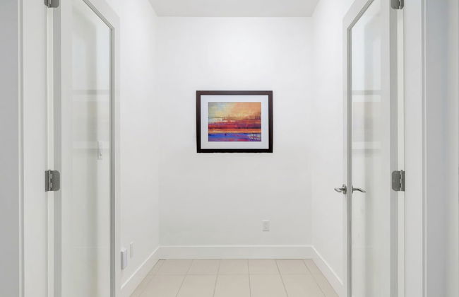 Stylish Urban Retreat 2BR Condo - Photo 60