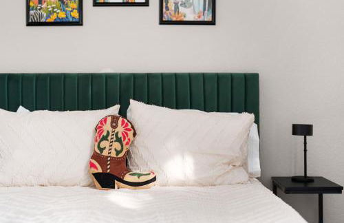 Hidden Gems with Pool and Game room - Foto 9