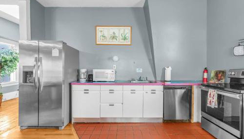 Enchanting 3BR Near Downtown Hartford Cozy & Modern with Parking - Foto 5