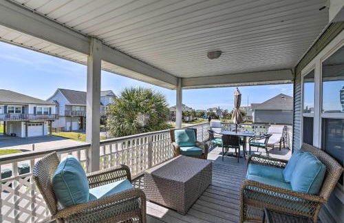 Walk to Galveston Beach Pet-Friendly Home with Deck - Foto 2