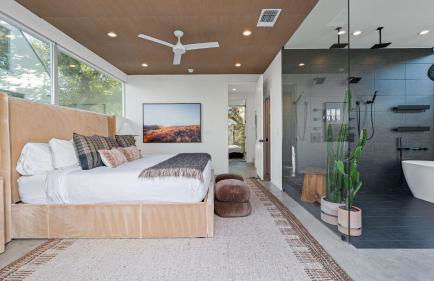 Sleeps 32 Private Compound w Putting Green Bouldin Collective by AvantStay - Foto 17