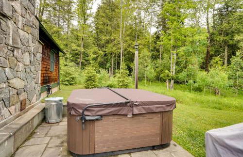 Secluded Elka Park Cabin Hot Tub and Fire Pit! - Foto 19