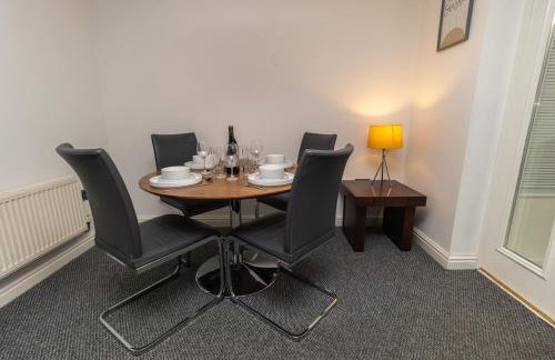 Free Driveway Parking, 3 Double Bedroom House, Quiet Private Estate, Fast WIFI, Ideal for Long Term Contractor, etc Stays, 3 miles 7 mins drive to Nissan, 15 mins to Sunderland Newcastle, Regular Housekeeping Options - See Our Site for Assurance - Foto 23