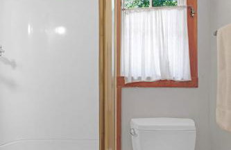 Serene Retreat with Hot Tub - Fire Pit - Deck - Foto 44