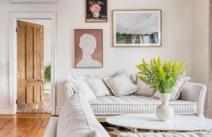 Historic & Secluded Estate on the Hudson River w/ Pool Sleeps 24 River House by Avantstay - Foto 53