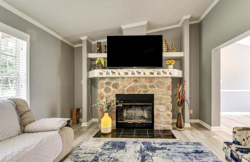 8 Mi to Jordan Lake Spacious New Hill Home - Foto 12