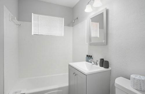 Charming 2-Bedroom Retreat Comfort Meets Style - Foto 12