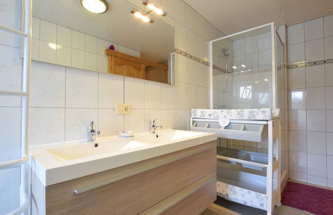 Family Home in Sainte ode - Photo 18