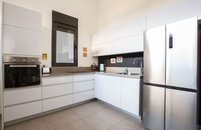 Cozy 2BDR with Parking - Foto 14