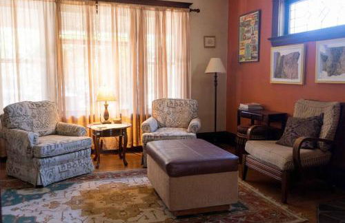 Southeast Portland Comfy & Eclectic Craftsman Home - Foto 23