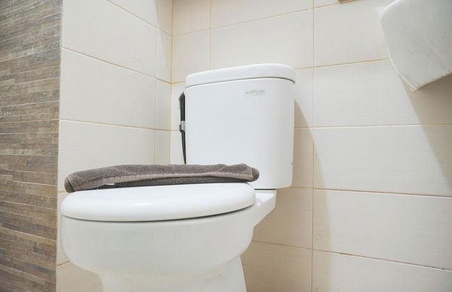 Homey And Modern Studio At Sky Terrace Apartment - Foto 15