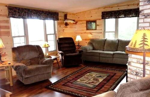Quiet Lakeside Cabin Rental for Families just Outside of Minocqua, Wisconsin - Foto 6