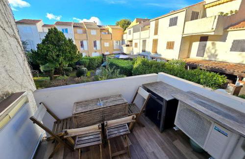 Les Lavandes - à 5min de la mer à pieds , avec balcon et parking - BY AURAconciergerie - Foto 8