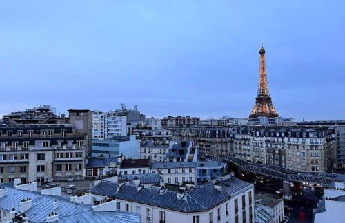 Tour Eiffel - Studio vue imprenable au-dessus des toits, balcon - Foto 48