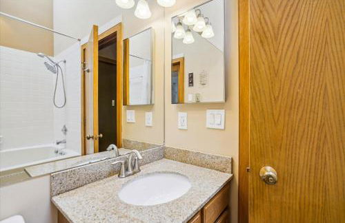 Highridge B14 Enjoy the view ski back trail shuttle service sports center - Photo 23