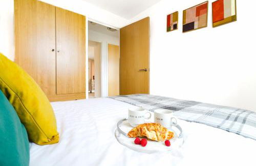 2BR Flat Near City Centre with Free Parking - Foto 42