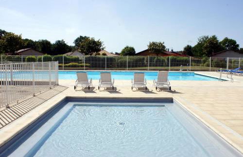 Villa in Les Forges with Pool & Golf Access - Foto 13