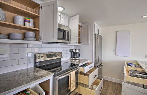 Lakefront Afton Cottage with Deck Walk to Boat Ramp - Foto 6