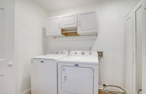 Chic Santa Paula Home with Mountain and City Views! - Foto 31