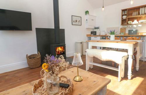 Lavender Cottage - Photo 5