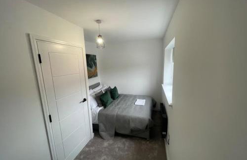 3 Bedroom New House Sleeps 5 with FREE Parking&WiFi -D - Foto 7