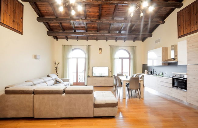 Lakeside Mansion With Pool - Foto 33