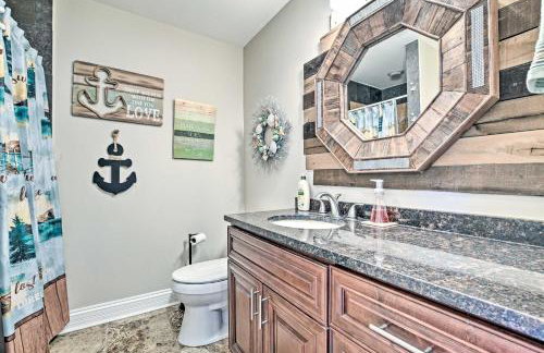 Lakefront Home with Game Room, Theater and Dock! - Foto 12