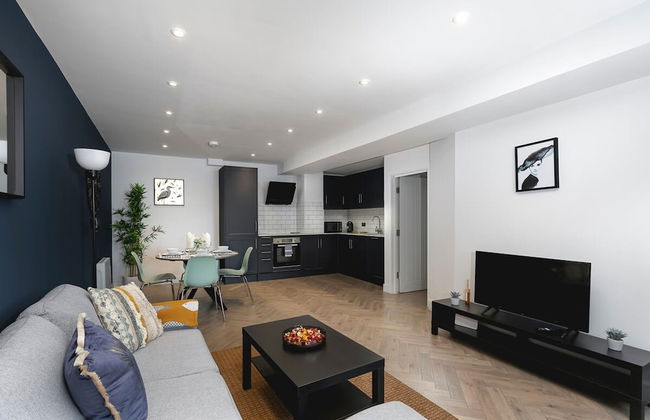 Bright Spacious Condo Free Parking 5min to Beach - Foto 12