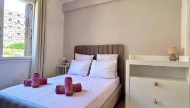 Near Port & City - Private Parking & Breakfast - Full apartment - Foto 5