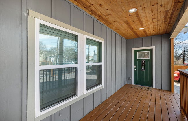 Retreat to a Brand-new Downtown Home 4br/3ba! - Photo 22