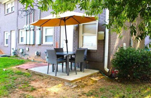 Condo 5 min Uptown I Fast Wi-Fi & Private Patio - Foto 9