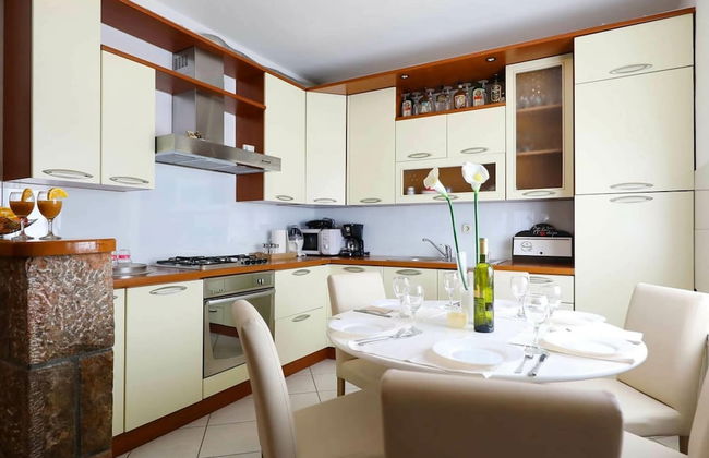 Charming Villa in Poličnik with Swimming Pool - Photo 4