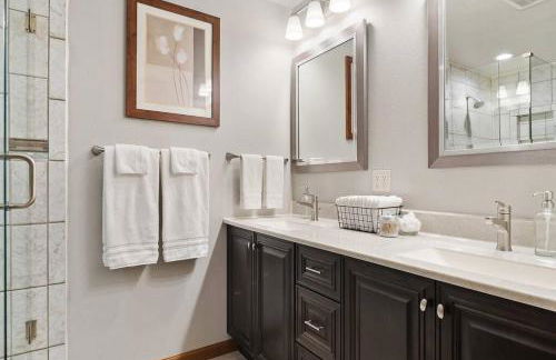 Secluded Stay in a Wonderful Creekside Getaway - Foto 37