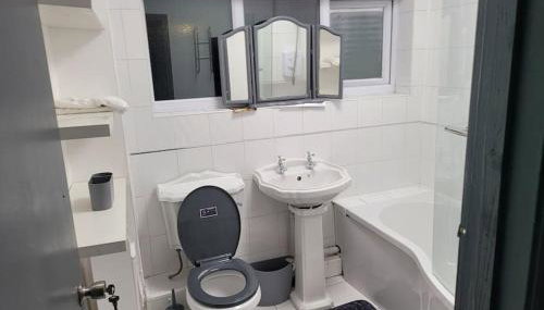 Sleek 2 bedroom flat-sleeps up to 5 guest - Foto 5