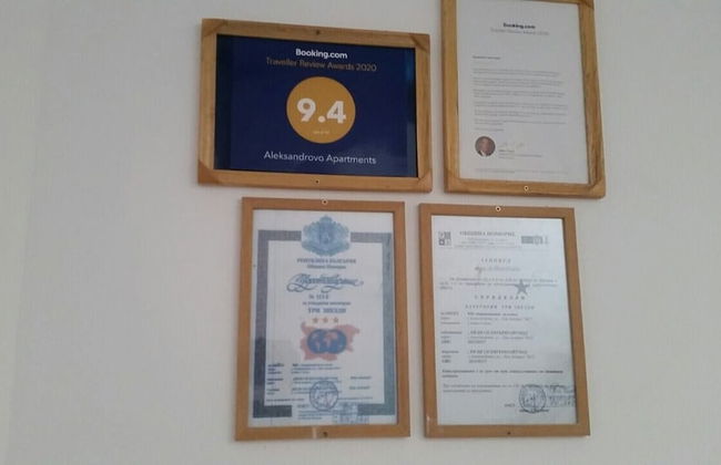 Remarkable 2-bed Apartment in Aleksandrovo - Photo 27