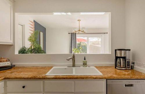 The Yorba Oasis w/Pool - Foto 11