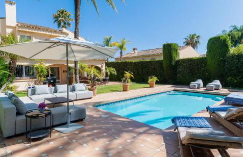 Charming Andalusian-Style Beach Villa - Foto 40