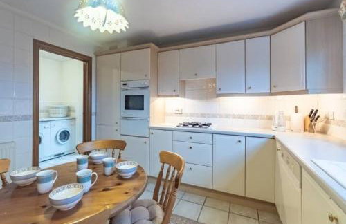 Tudor Style Seafront Home Sea Views Shoebury - Pass the Keys - Foto 30