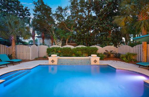 Tropical Dreams by the Sea - Vacation Home with Private Pool & Close Proximity to Beach - Foto 44