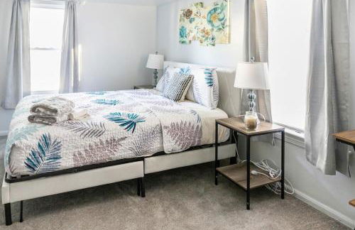 Euclid Near Lake Erie Cleveland king bed - Foto 64