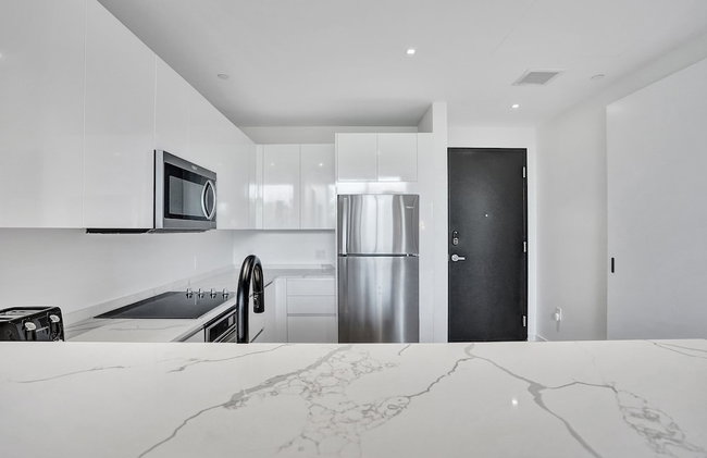 Design District Suites - Photo 60