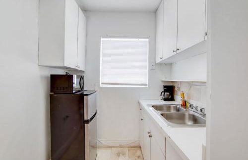 Stylish Ocean Dr Apt w/ 2 Queen Beds, Across Beach - Foto 4