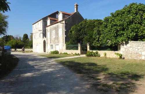 D HOUSE authentic Zlarin house, relaxing courtyard and terrace - Photo 36