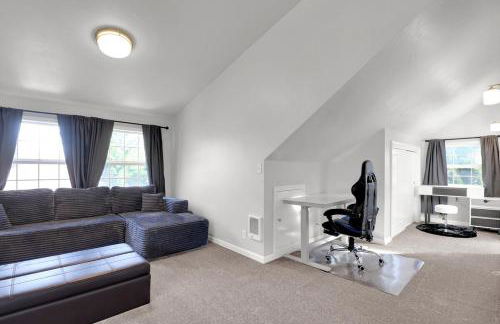 Spacious 3-Bedroom Near Campus - Photo 10