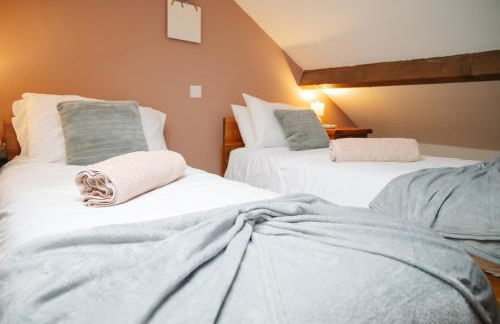 Vale Farm Cottages - Photo 10