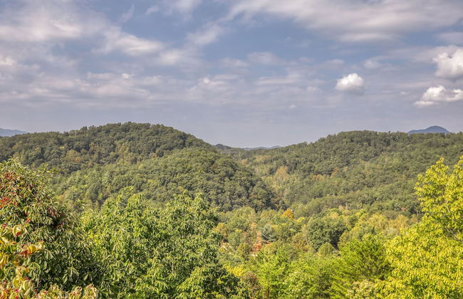 Mountain View - 2 Bedrooms, 2 Baths, Sleeps 6 Cabin by RedAwning - Foto 14