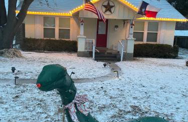 Pet Friendly Graham 2 Bedroom Home Christmas 365 at The Mistletoe Farm - Foto 47