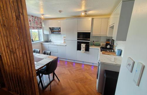 Modern 2 Bed Flat - Foto 8